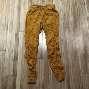 Lululemon in studio pant